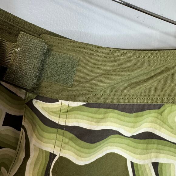 Pataloha Patagonia Kokawe Capri Copped Pants Olive Swirl Hook & Loop Sz 8 - Picture 3 of 11